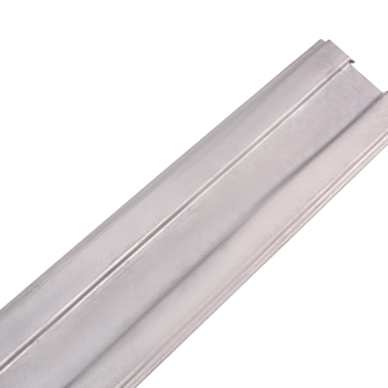 Listelli distanziatori in acciaio inox con forma speciale